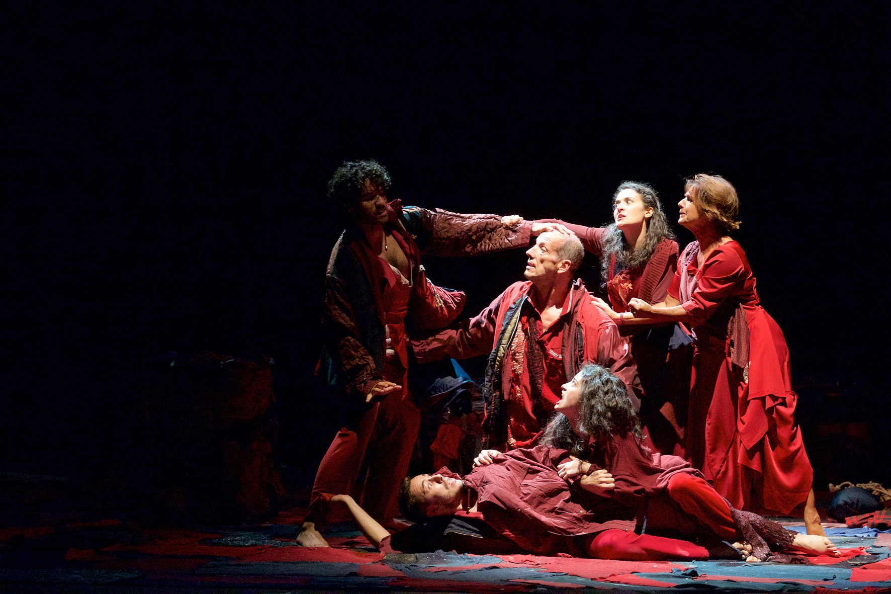 "Human" di e con Marco Baliani e Lella Costa al Teatro Duse di Bologna