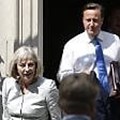 Scatenare i demoni: la storia segreta del referendum: in Gb il libro sulle trame di May per arrivare al potere