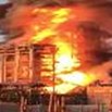 Esplode raffineria dell'Eni nel Pavese: impianto in fiamme, i primi momenti