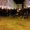 Lecce, magie col pallone in piazza Sant'Oronzo: ecco lo show del freestyler